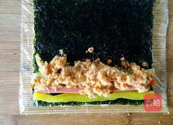 Illustration of how to make meat floss and ham sushi 14
