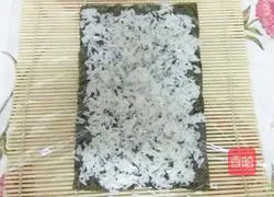 Cucumber, carrot and ham sausage sushi recipe illustration 5