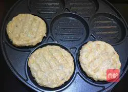 Illustration of how to make pork pancakes 7