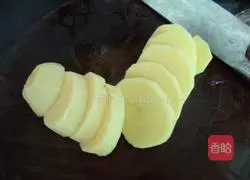 Illustration of how to make potato cakes 1