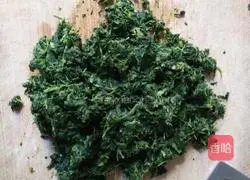 Illustration of how to make spinach cake 1