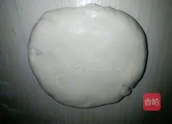 Illustration of how to bake with electric pan 8