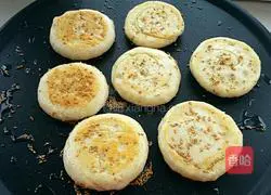 Illustration of how to make dough pancakes 16