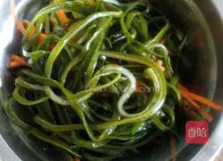 Illustration of how to make vegetable burritos 5