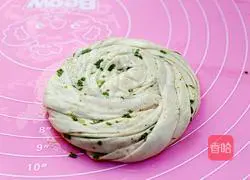 Illustration of how to make salt and pepper pancakes 17