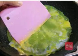 Illustration of how to make cucumber and egg pancakes 5 