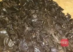 Illustration of how to make fungus, melon, celery and egg pancake 5