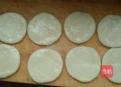 Milk Lotus Leaf Cake Recipe Illustration 5