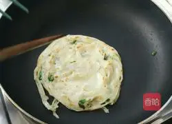 Illustration of how to make scallion oil hand cake 17