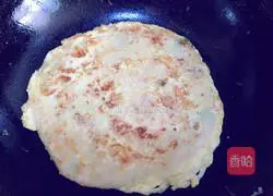 Illustration of how to make egg and green onion pancake 18