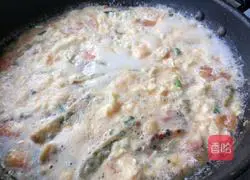 Illustration of how to make tomato and egg braised cake 20