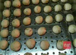 Illustration of how to make eight-treasure steamed buns 6