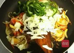 Illustration of making special fried noodles 7