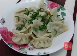 Illustration of how to make mushroom and pork dumplings 5