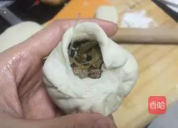 Illustration of how to make pickled cabbage, vermicelli and meat buns 13