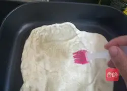 Illustration of how to make hand-torn biscuits 16