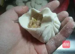 Illustration of how to make big meat buns 11