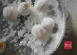 Illustration of how to make sweet potato dumplings with taro filling 15