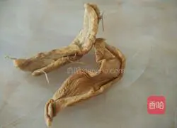 Illustration of how to make egg cake and purple potato stuffed rice with meat filling 2