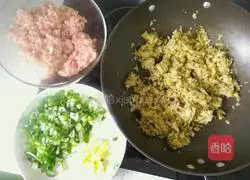 Illustration of how to make pickled cabbage and pork buns 6