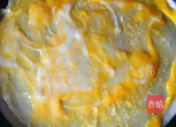 Illustration of how to make ham and egg pancakes 7