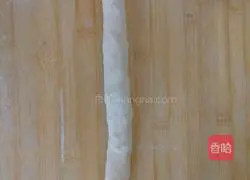 Illustration of how to make scallion pancakes 8