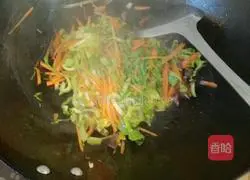 Illustration of how to make beef and vegetable fried rice 2