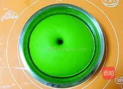 Illustration of how to make spinach steamed buns 6