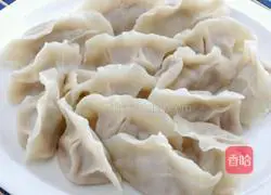 Illustration of how to make pork and celery dumplings 11