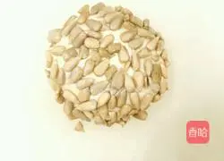 Illustration of how to make nut pancakes 9