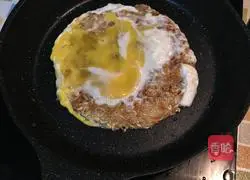 Illustration of how to make cabbage omelette 9