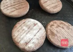 Illustration of making soy milk and multigrain dough cakes 15