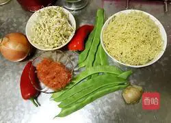 Illustration of how to make Tianyuan fried noodles 1