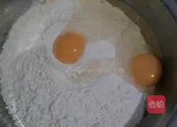 Illustration of how to make cabbage and minced meat layer pancake 1