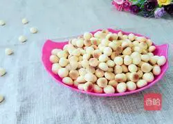 small Illustration of how to make steamed buns 1