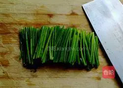 Illustration of how to make noodles with scallion oil 2