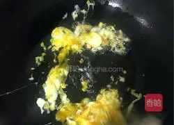 Illustration of how to make soy sauce fried rice 8