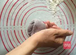 Illustration of how to make black rice steamed buns 9