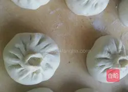 Illustration of how to make carotene stuffed buns 9