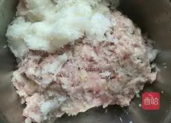 Illustration of how to make white radish and meat buns 5