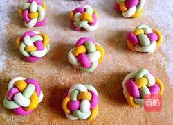 Illustration of how to make colorful hydrangea steamed buns 11