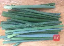 Illustration of how to make scallion pancake 2