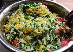 Illustration of how to make green onion and pork buns 8