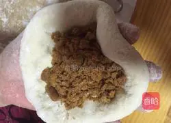 Illustration of how to make steamed buns with meat floss 6