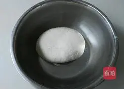 Illustration of how to make mutton and radish dumplings 1