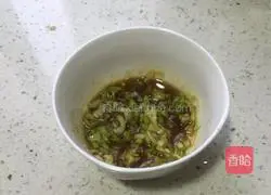 Illustration of how to make scallion pancake 4