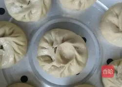 Baozi...Illustration of how to make egg, zucchini and onion stuffing 12