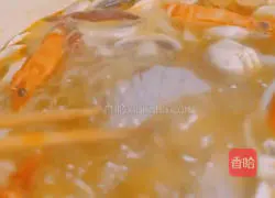 Illustration of the home version of Tom Yum Beef Noodles 9