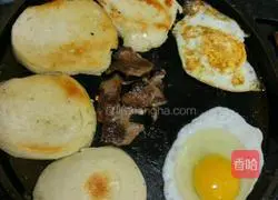 Add dried steamed buns Illustration of how to make eggs 2