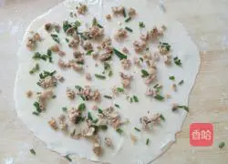 Illustration of how to make lard scallion pancake 8